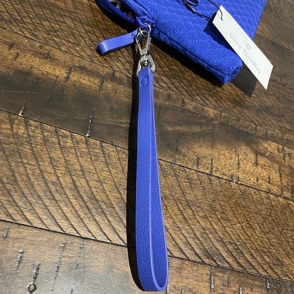 NEW Vera Bradley Wristlet - Picture 4 of 4
